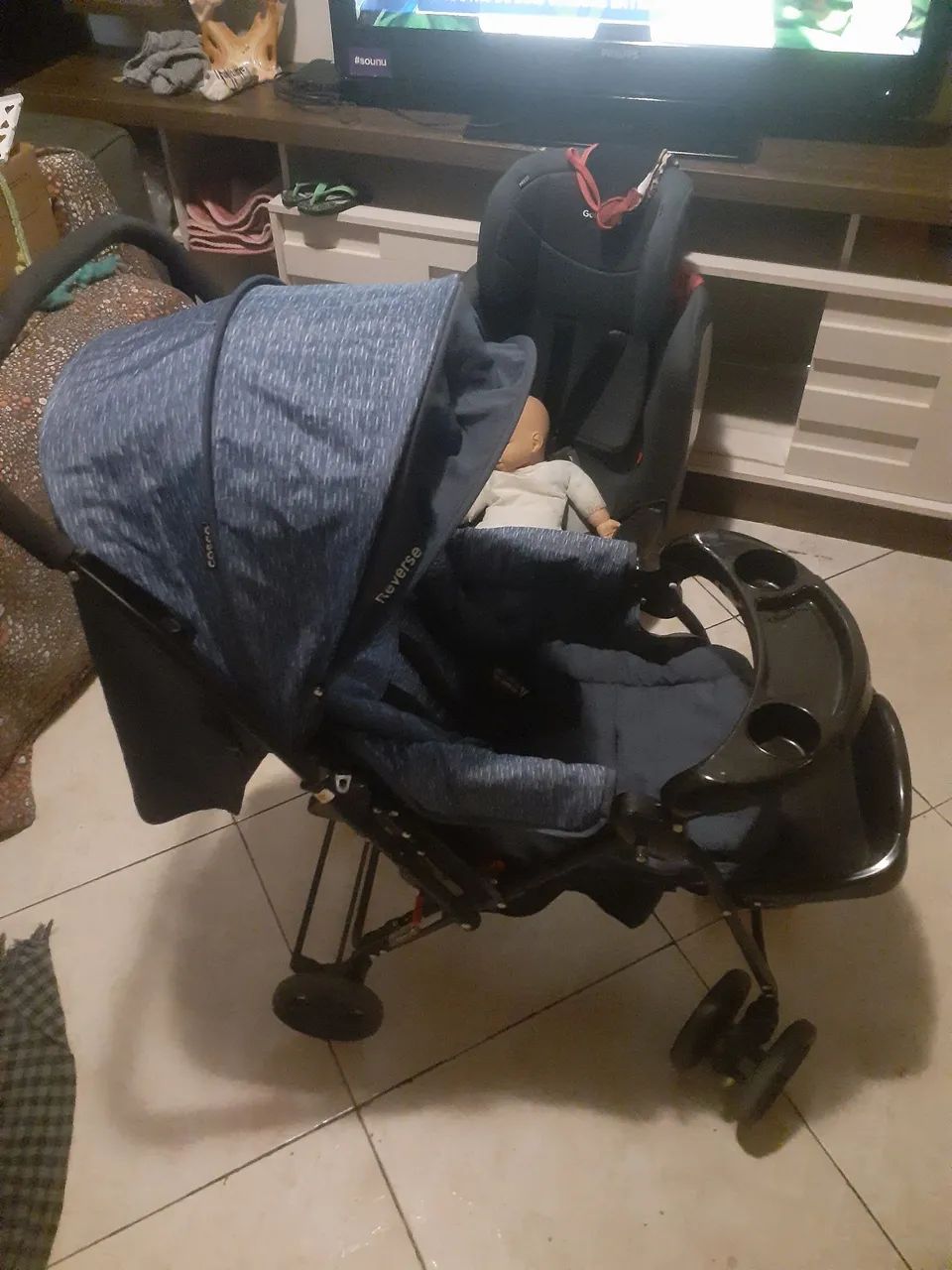 Carrinho de bebê semi novo  - Foto 2