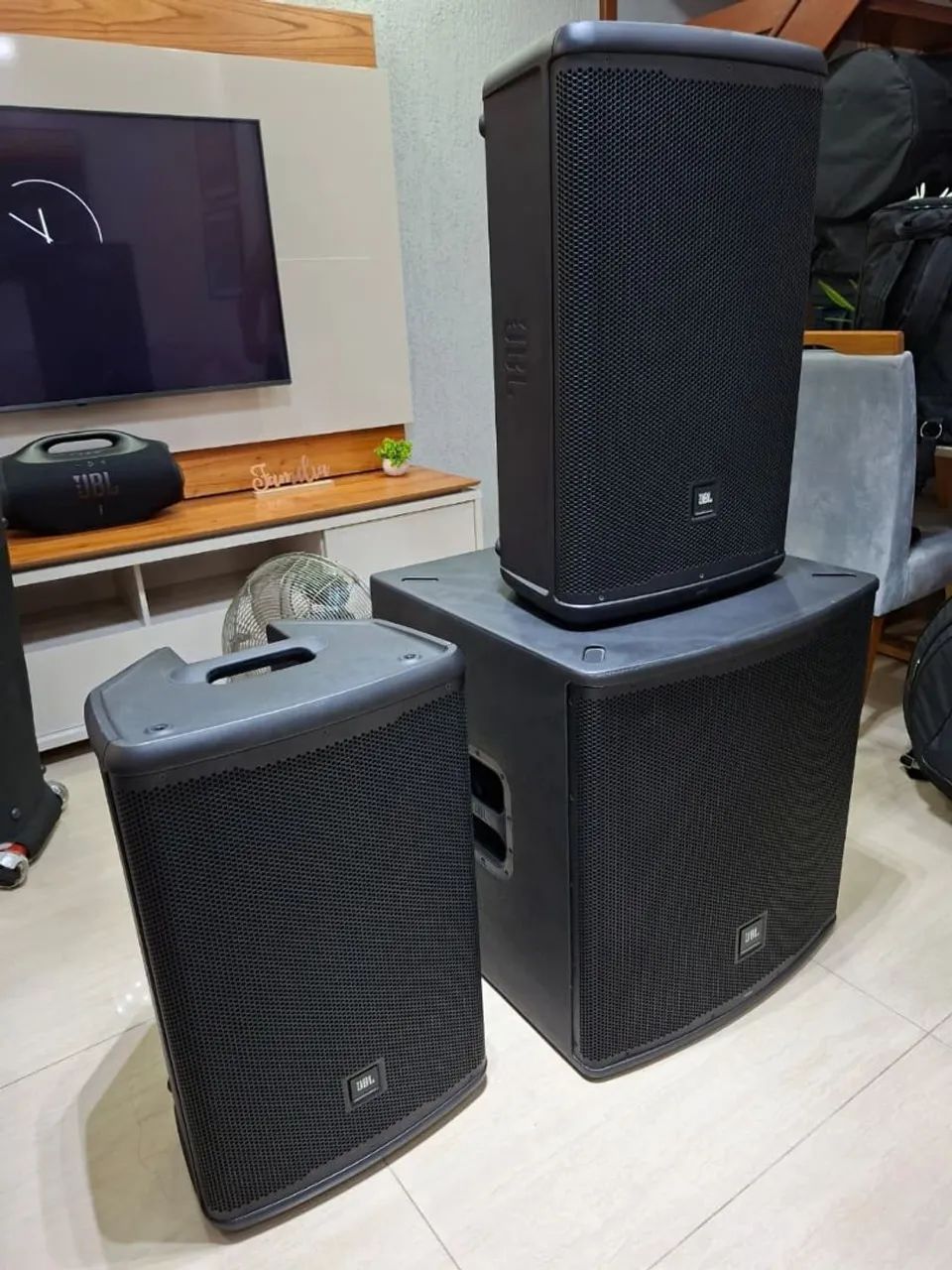JBL EON 718S + 2JBL EON 715 - BIVOLT