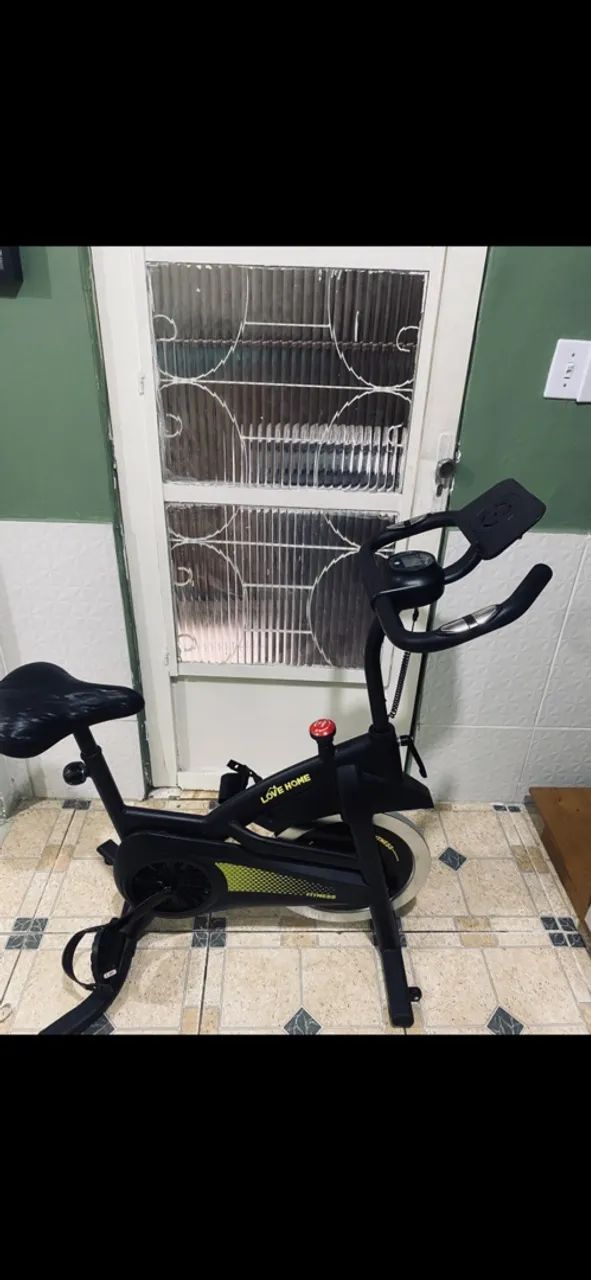 Biscicleta Ergométrica suporta até 150kg