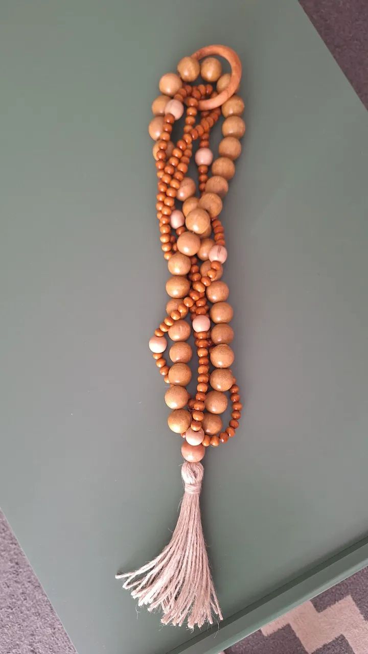 Colar de mesa com bolas de madeira  - Foto 5