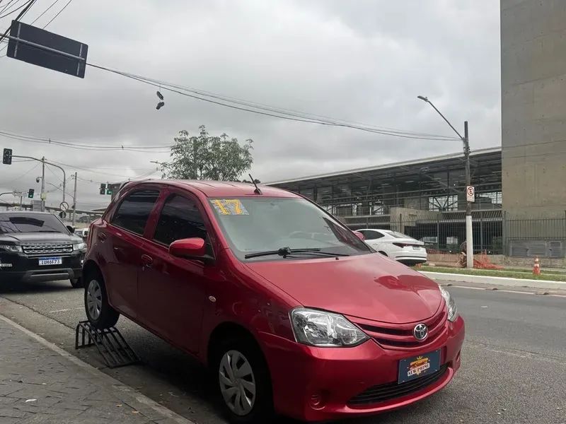 Toyota Etios 1.3 Flex 16V 5p Mec., foto 4 de 11