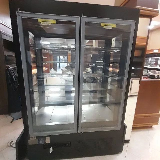 Vitrine de doces refrigerada 