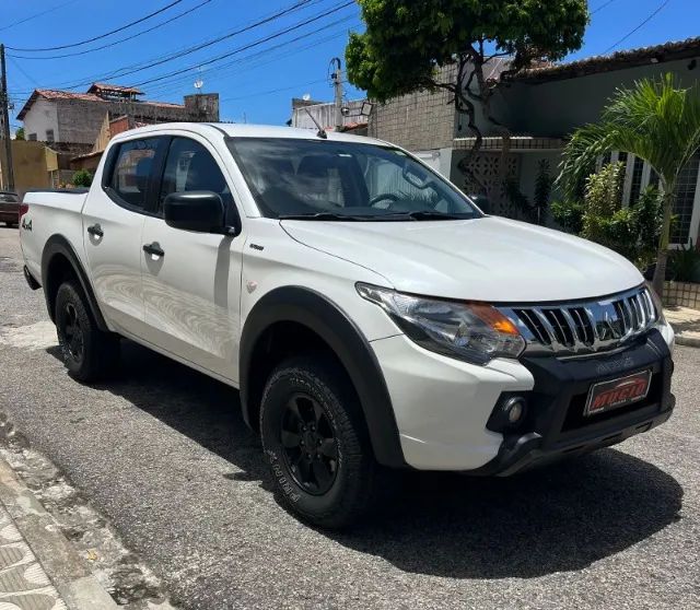 Mitsubishi L200 2023
