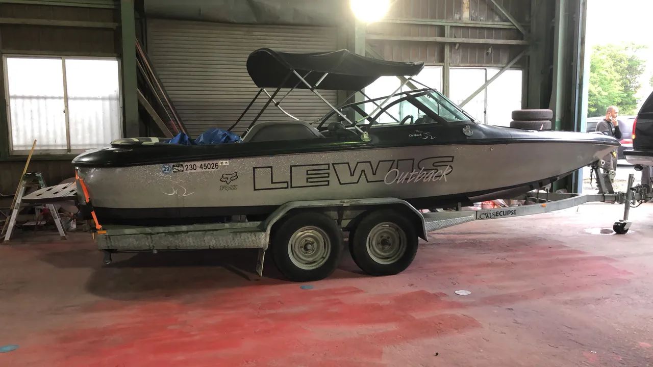 PINTURA DE LANCHAS E JETSKI  - Foto 2