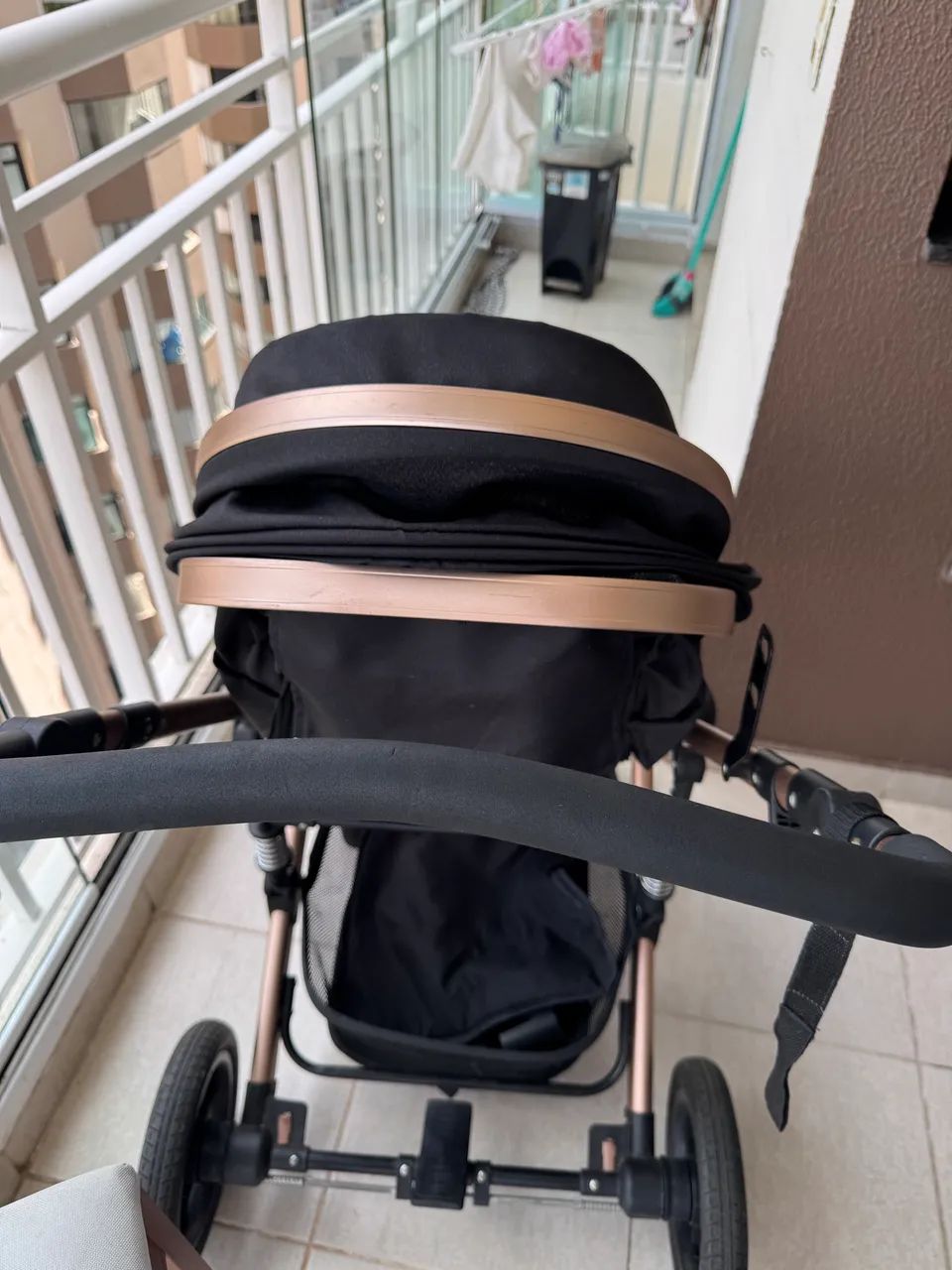 Carrinho de bebê+ bebê conforto - Foto 4