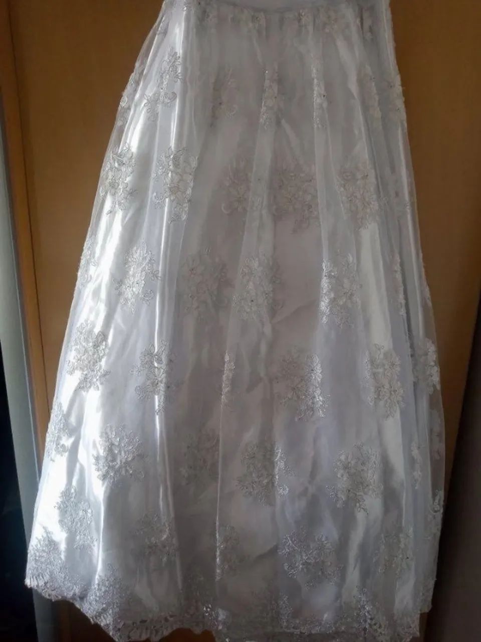 Vestido de noiva com véu tamanho P - Foto 4