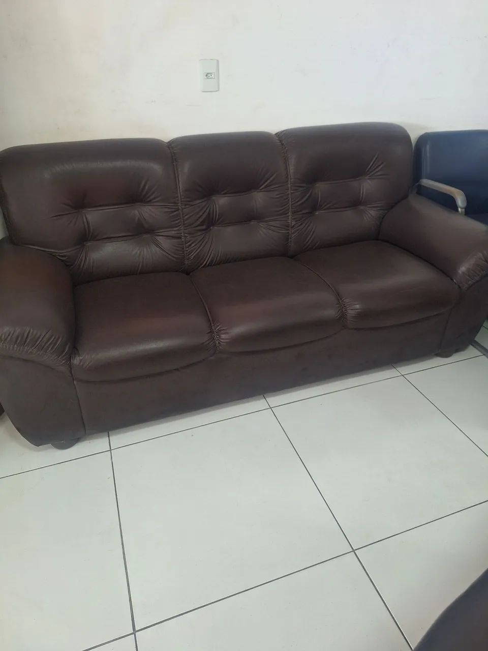 Conjunto de sofá corino - Foto 3