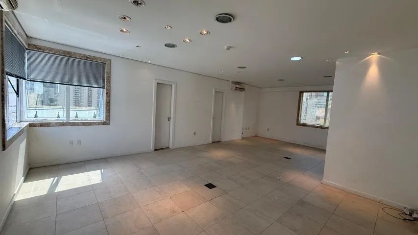 Locação Comercial - Sala com 40m² e 2 banheiros  - Itajaí  - Foto 4