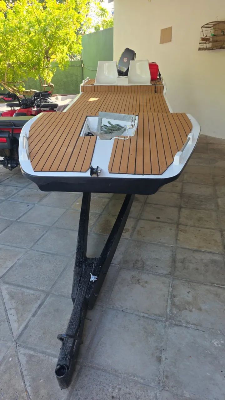 Jangada Reformada com motor popa zero