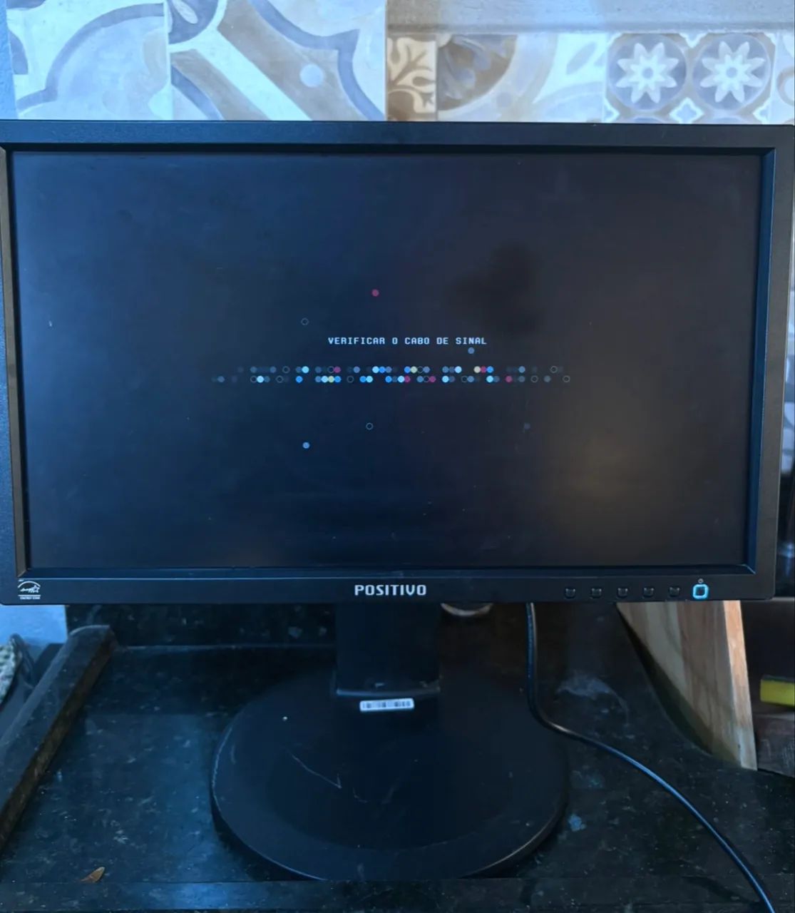 Monitor Positivo 19 polegadas com base 