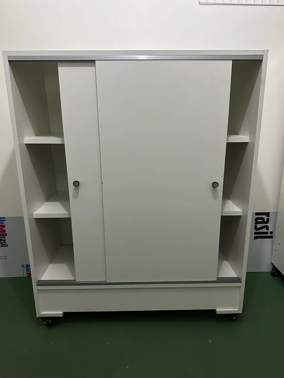 Balcão Vitrine para loja MDF em ótimo estado