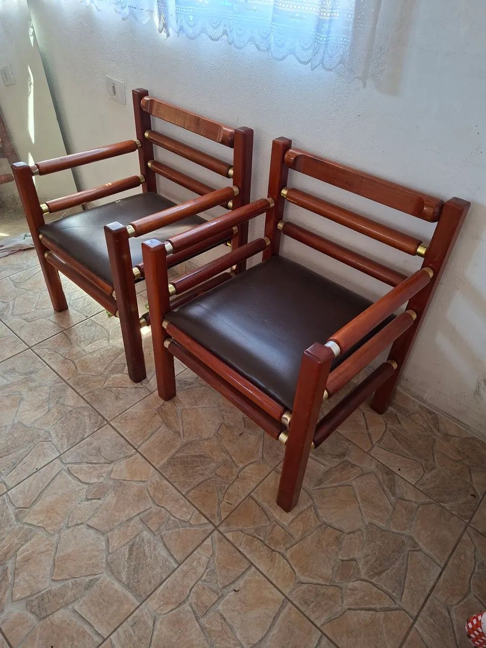 Par de poltronas para sala de visitas - Foto 4