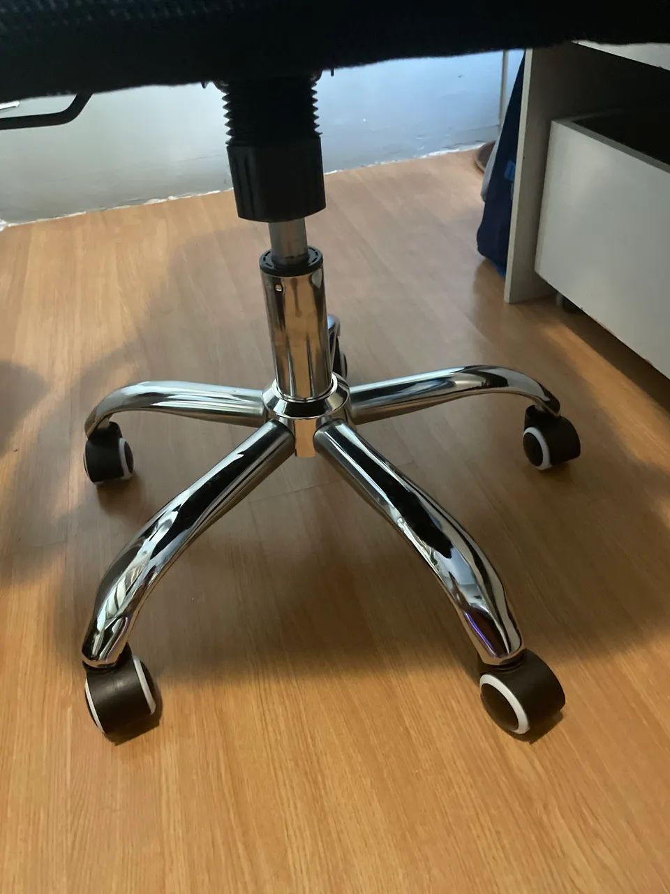 Cadeira escritório ergonômica  - Foto 5
