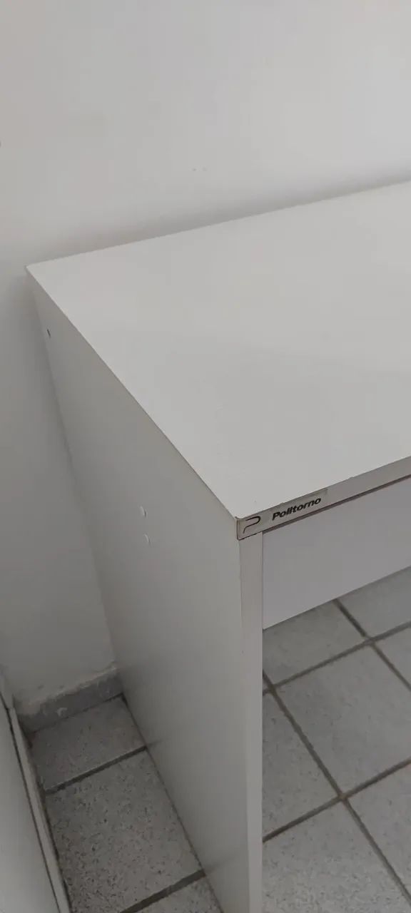 Mesa de escritório com 2 gavetas