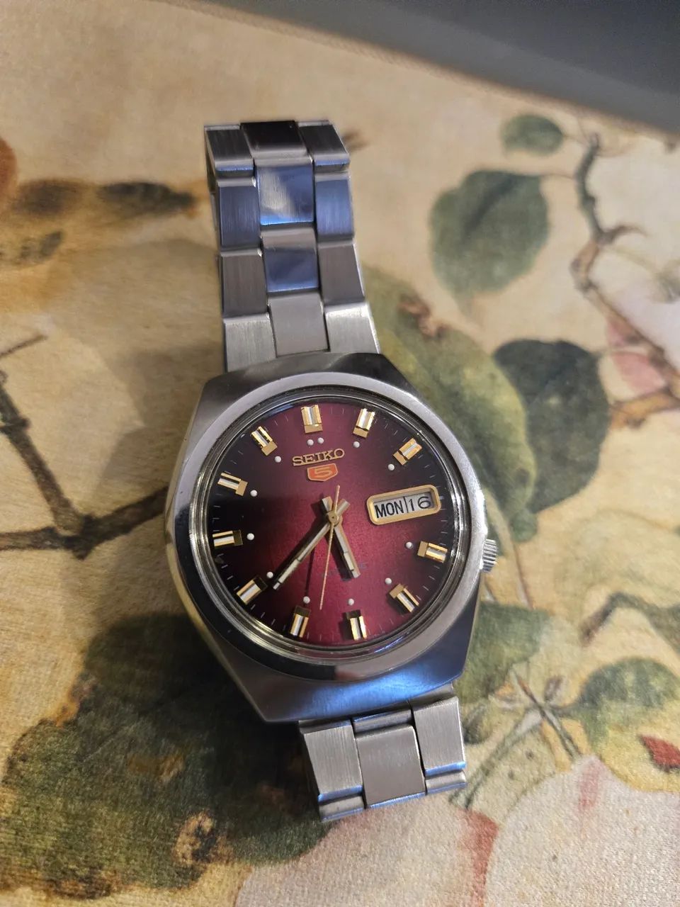 Seiko 5 bordô - Foto 4