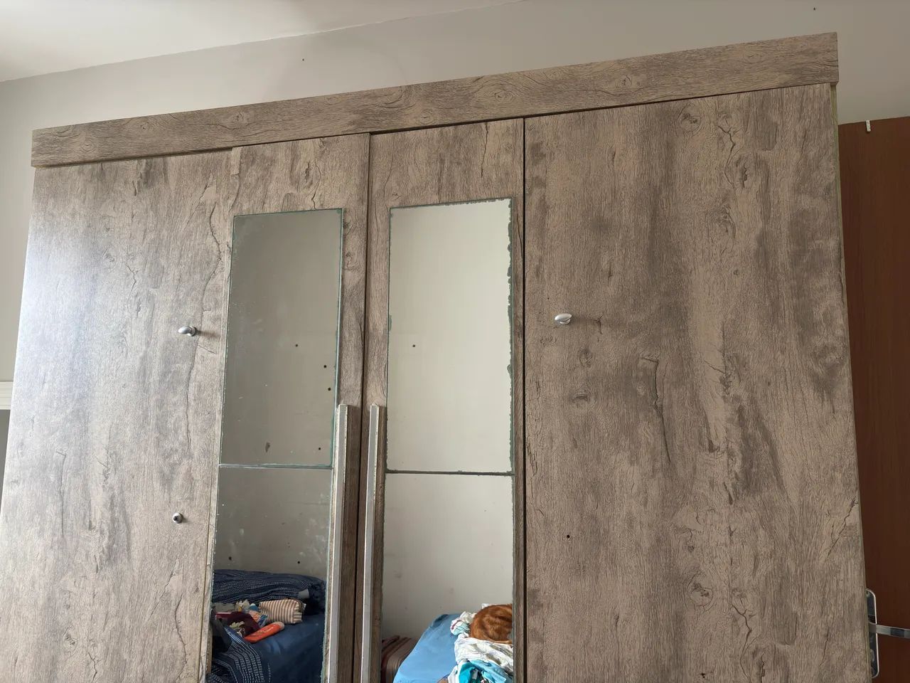 Vende-se guarda-roupa de solteiro - Foto 4