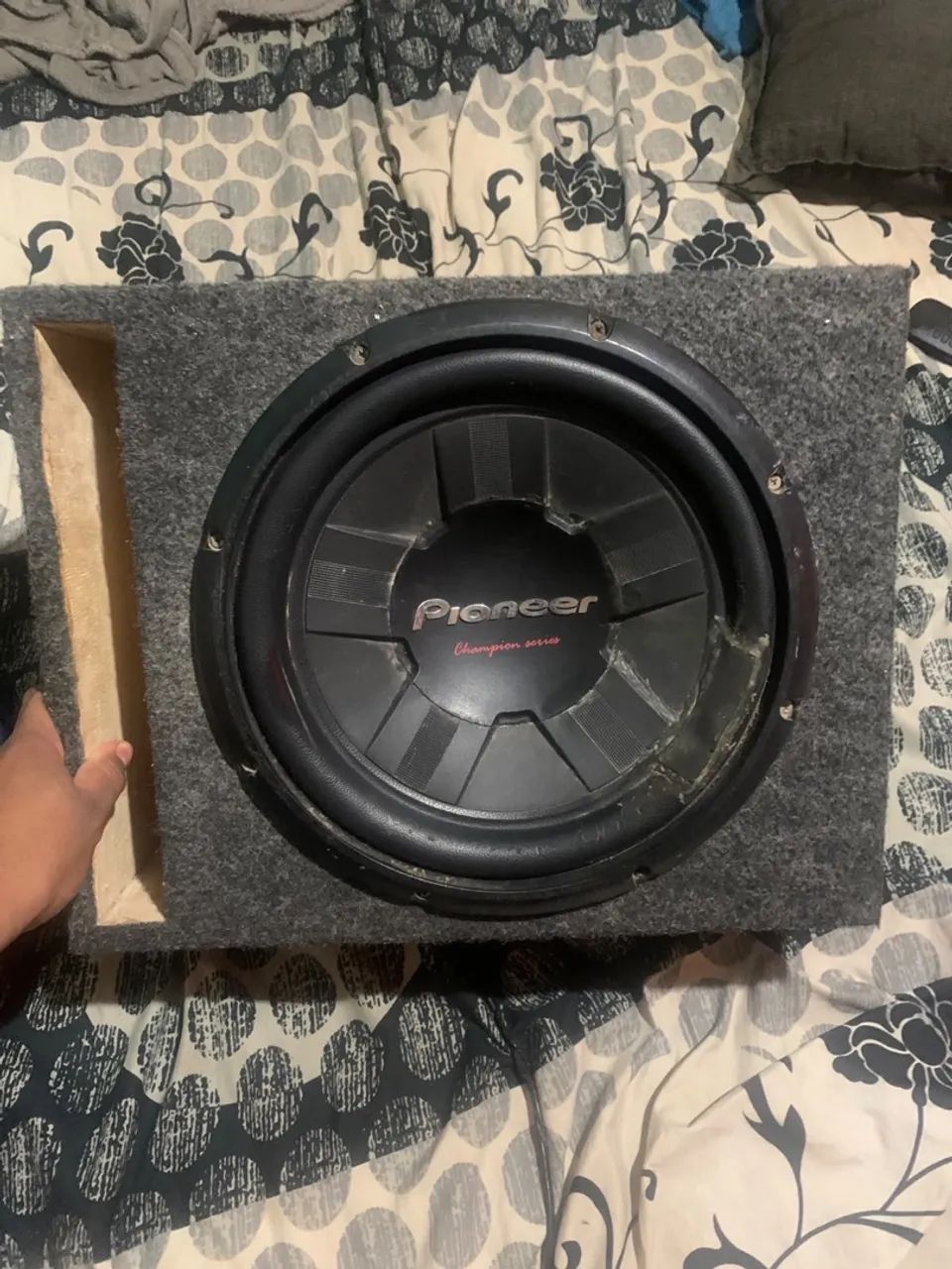 Subwoofer pioneer 12 polegadas 1400W com caixa - Foto 2