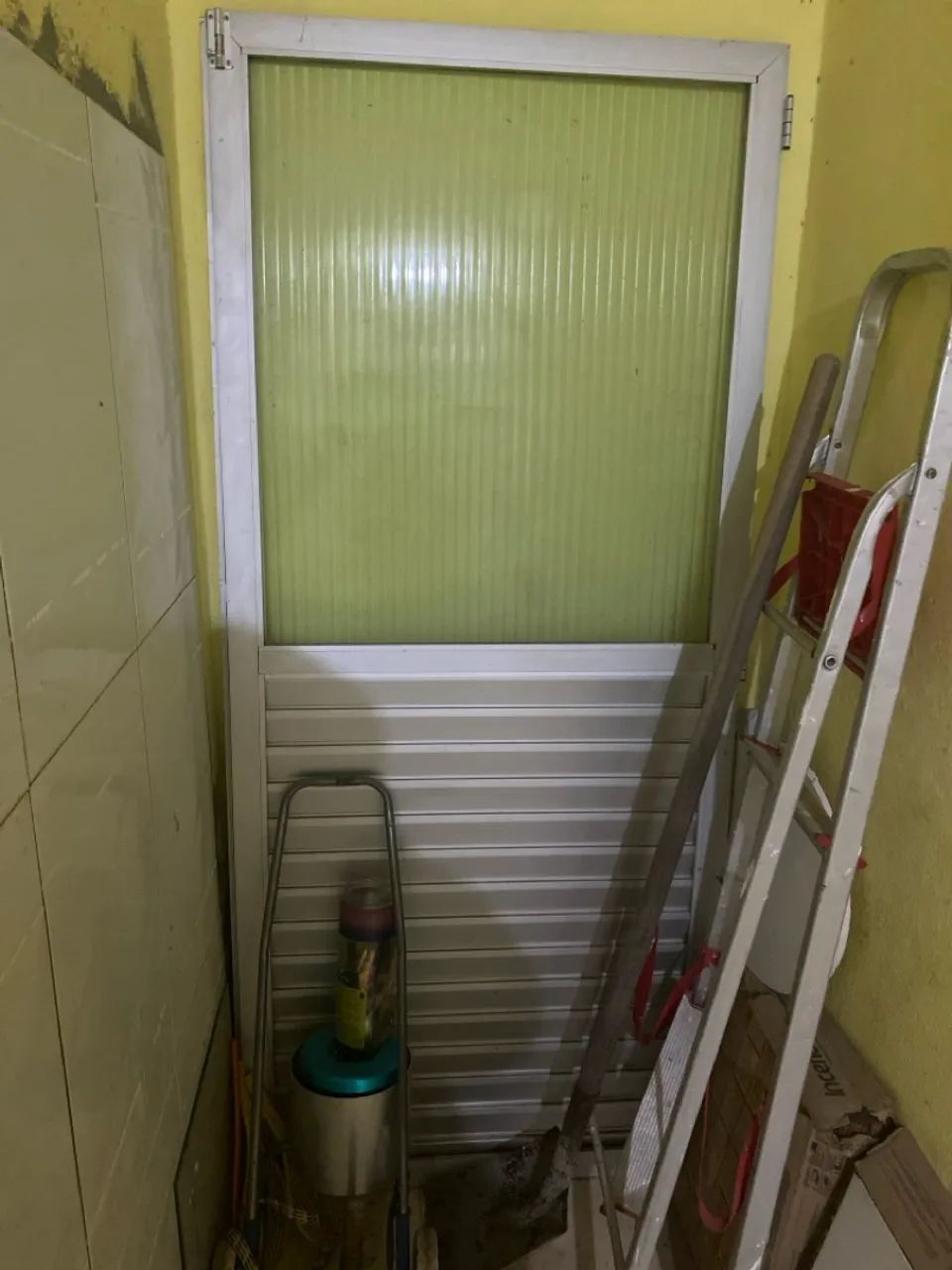 Porta de alumínio com vidro 