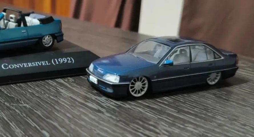 Miniatura Omega realista  - Foto 2