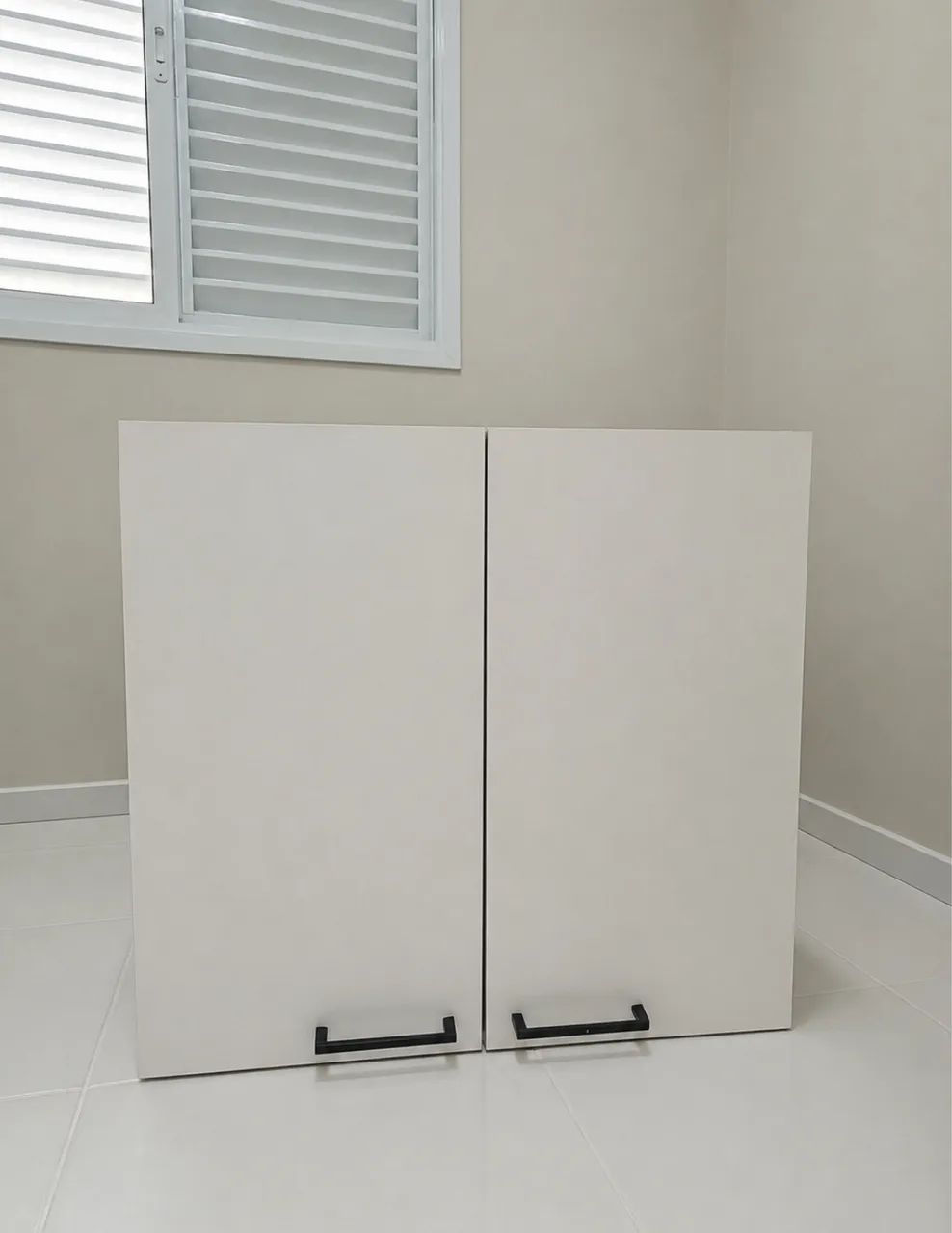 Armário multiuso aéreo 
