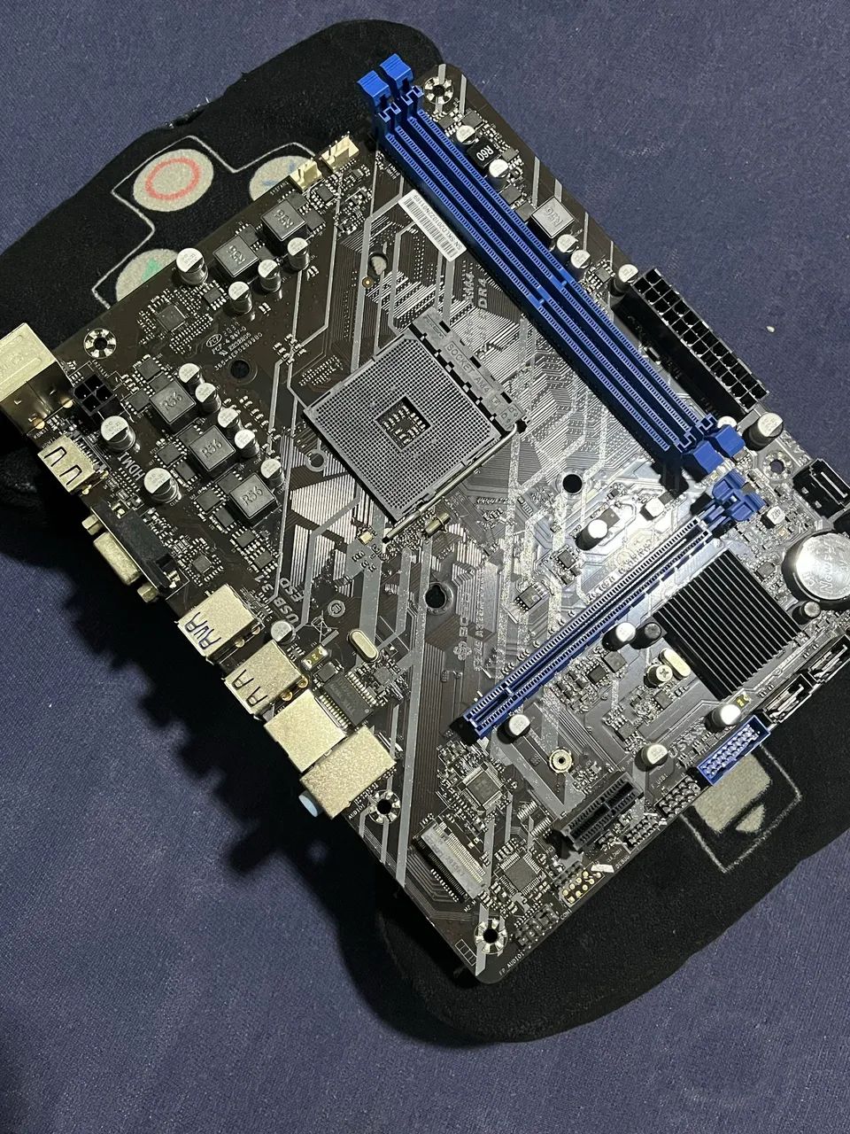 placa mãe soyo a320m em ótimo estado