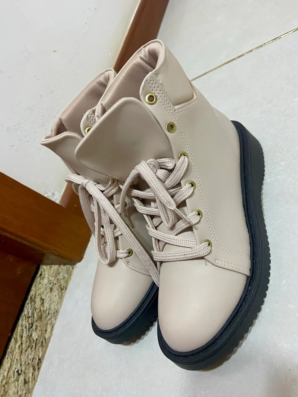 Bota Coturno Moleca Tratorada - Off White - Foto 4