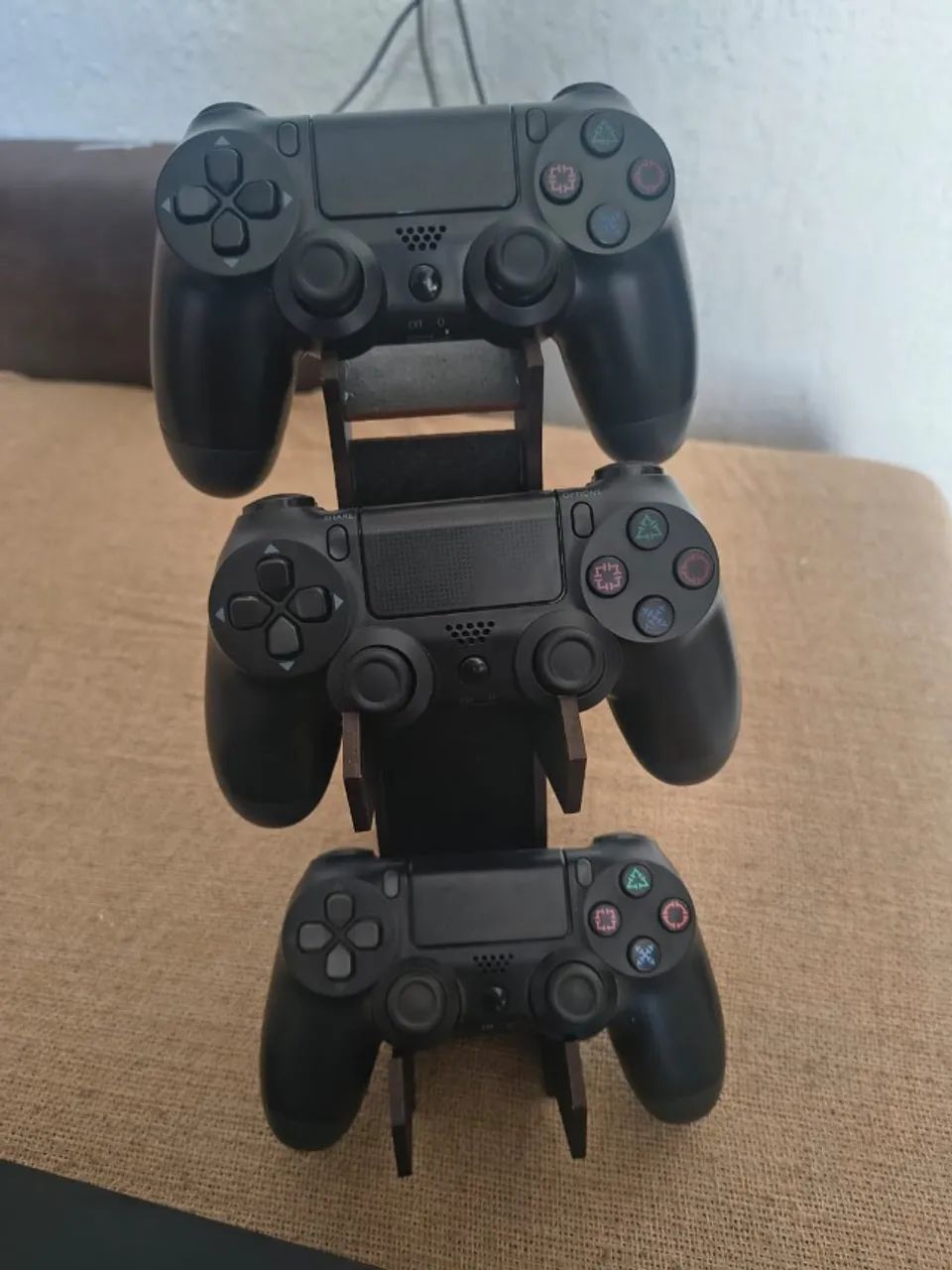 PS4 Slim com 3 controles - Foto 2