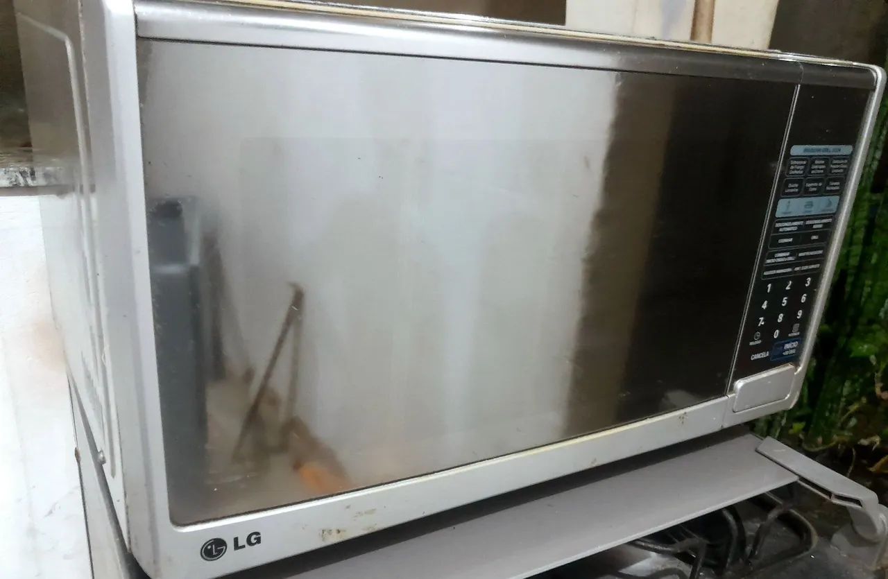 Microondas  brastemp 30 Lts - Foto 4