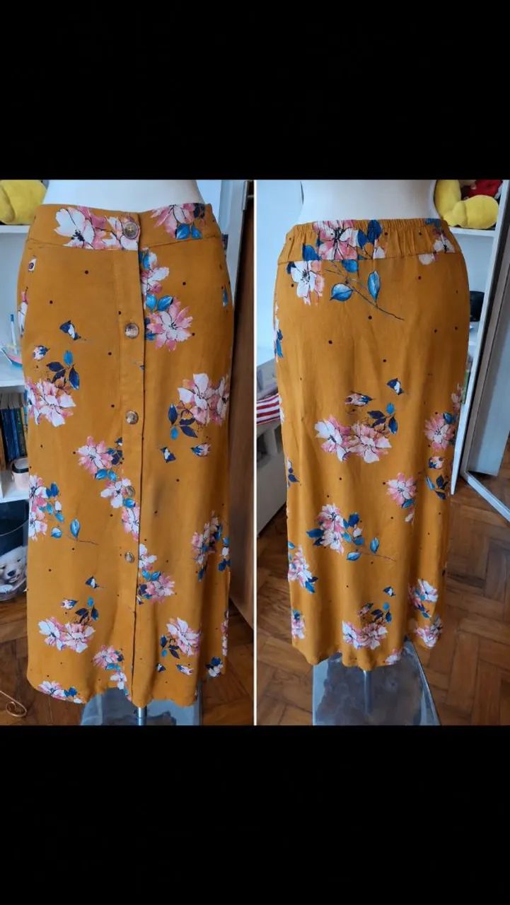 Saia Floral com botões frente
