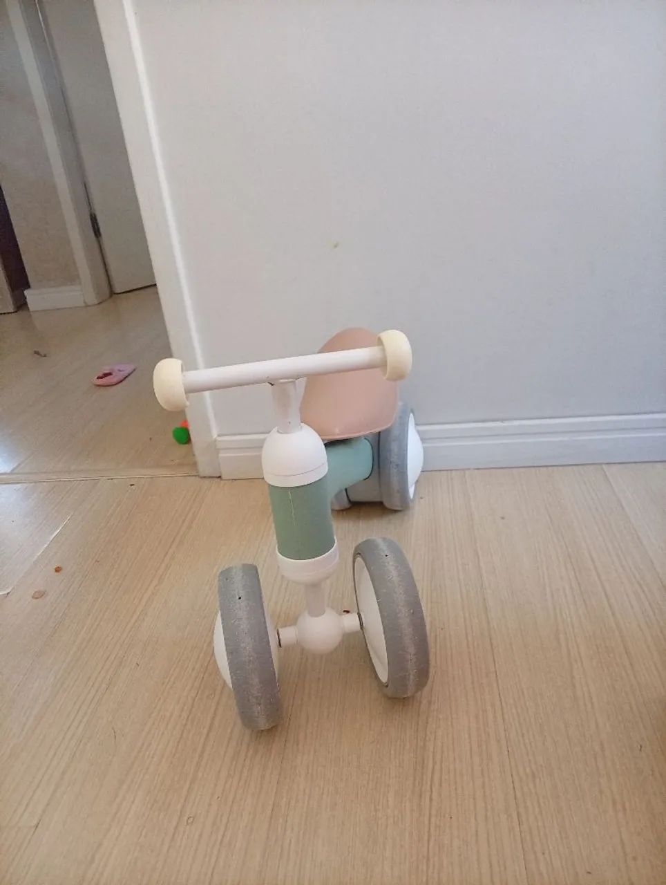 Bicicleta de equilíbrio e totokinha - Foto 2
