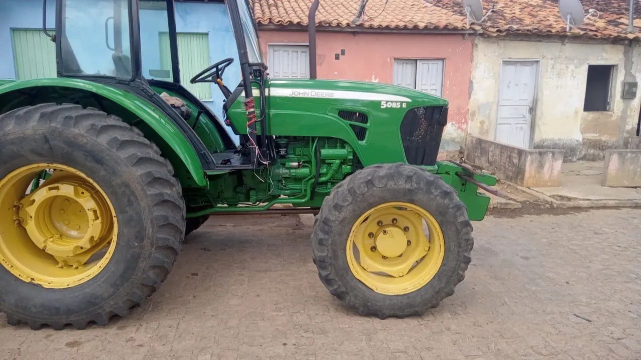 Trator JOHN DEERE 5085 E - Foto 2
