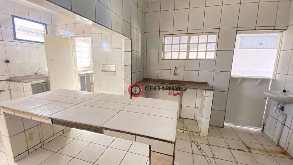 Casa Residencial com salão - Foto 2
