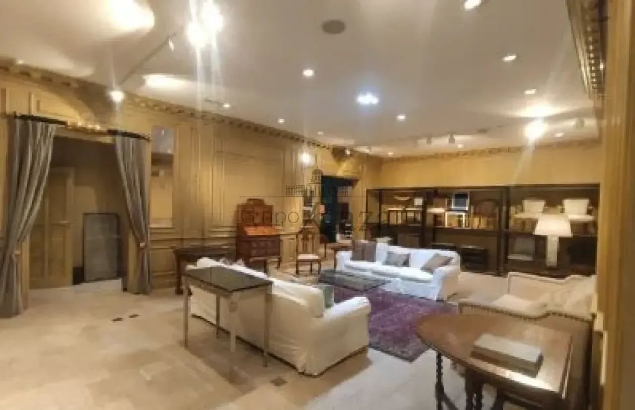 Loja em Condomínio - Cerqueira César - 400m².