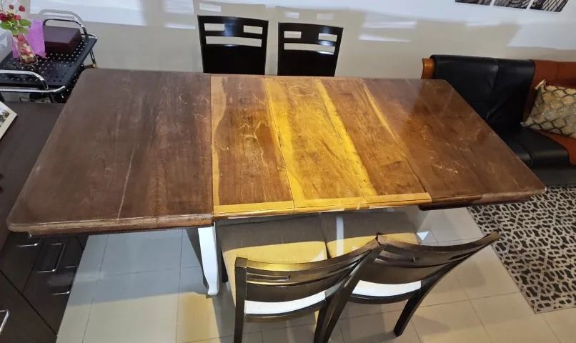 Mesa de Jantar 8 lugares com 4 cadeiras em Madeira Maciça. - Foto 4