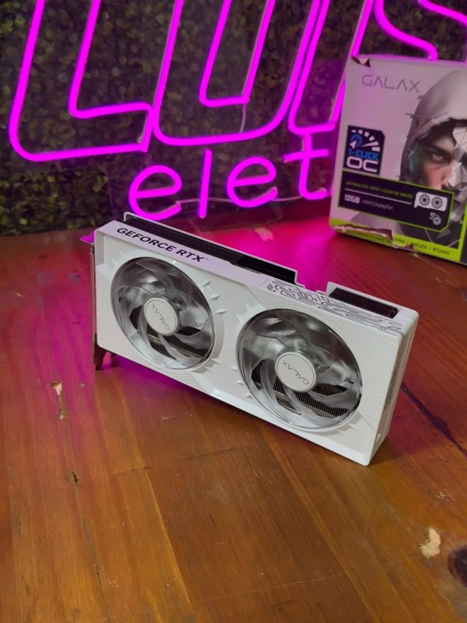 RTX 5070 12GB 1-Click OC - White - Foto 5