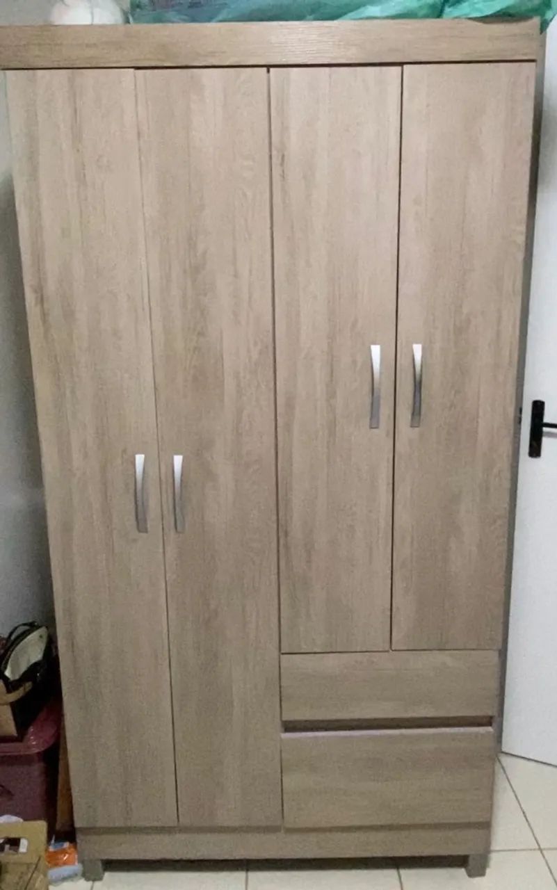 Guarda-roupa solteiro (roupeiro)