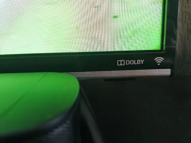 Smart TV Philco 49" - Perfeito Estado (Com Peça de Reposição!) - Foto 4
