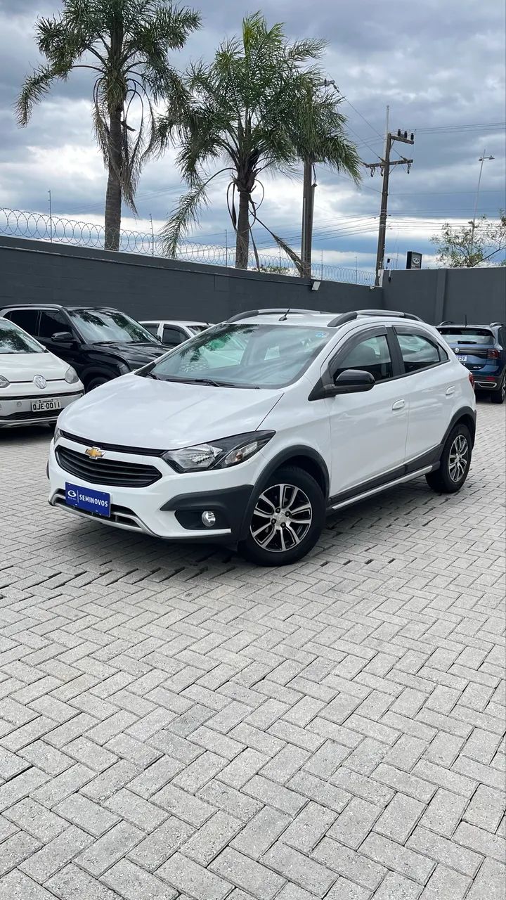 Chevrolet Onix Activ 1.4 8V Flex Mec. 4P 2018 - Foto 2