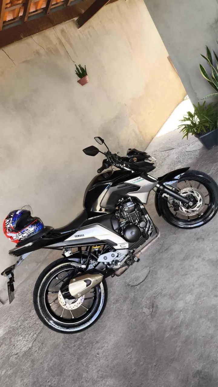 Fazer 250