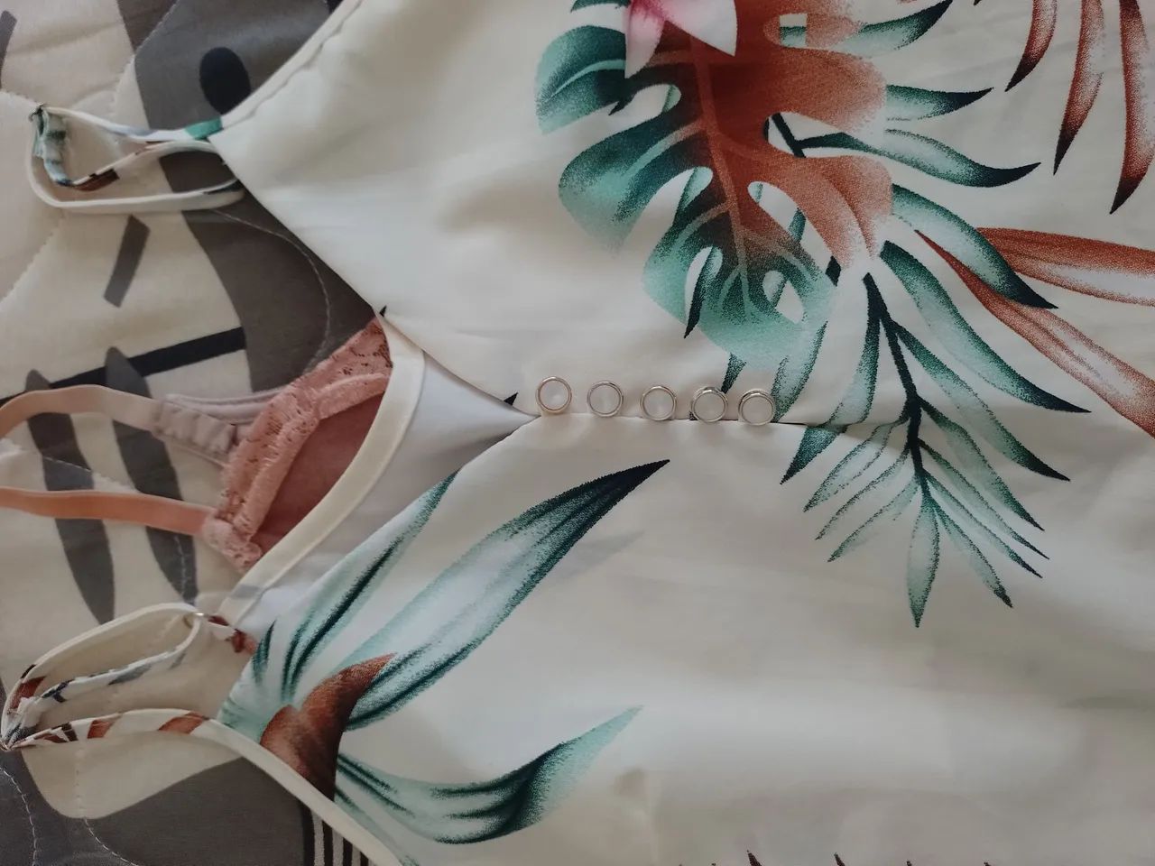 Saias e blusas 3 de cada  - Foto 2