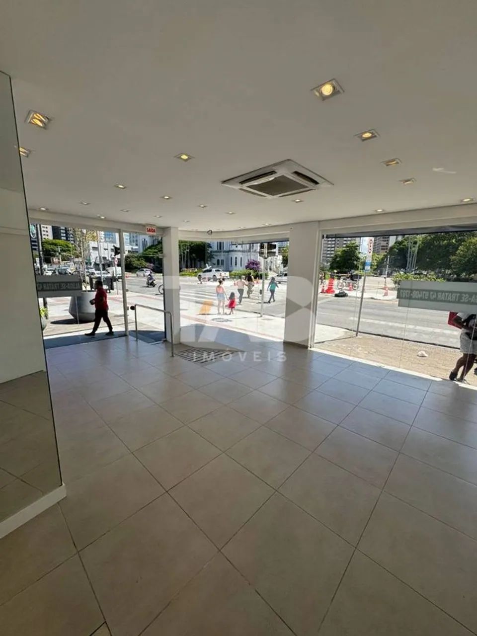 Sala comercial com 50m² de esquina para locação | Centro, Itajaí
