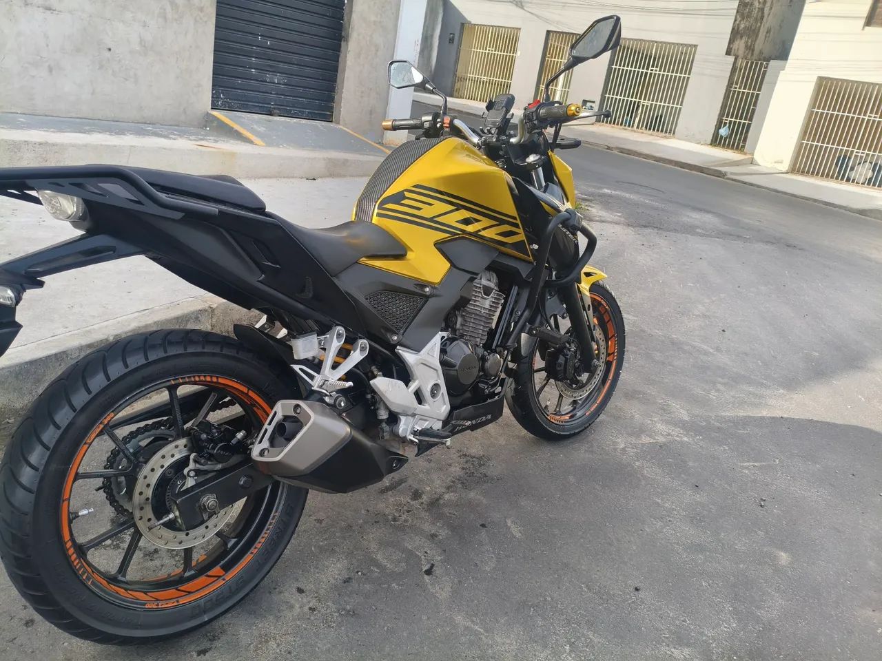 A moto está bem conservada  - Foto 5