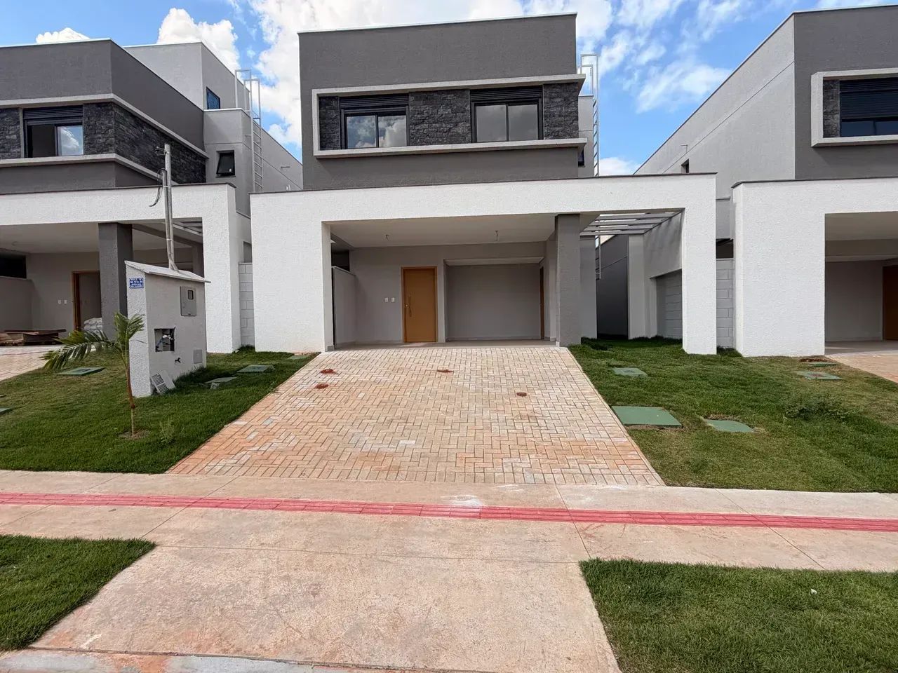 Residência com Piscina Privativa e Espaço Gourmet Integrado