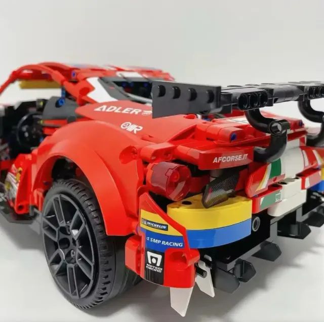 Lego Ferrari 488 GTE - Foto 3