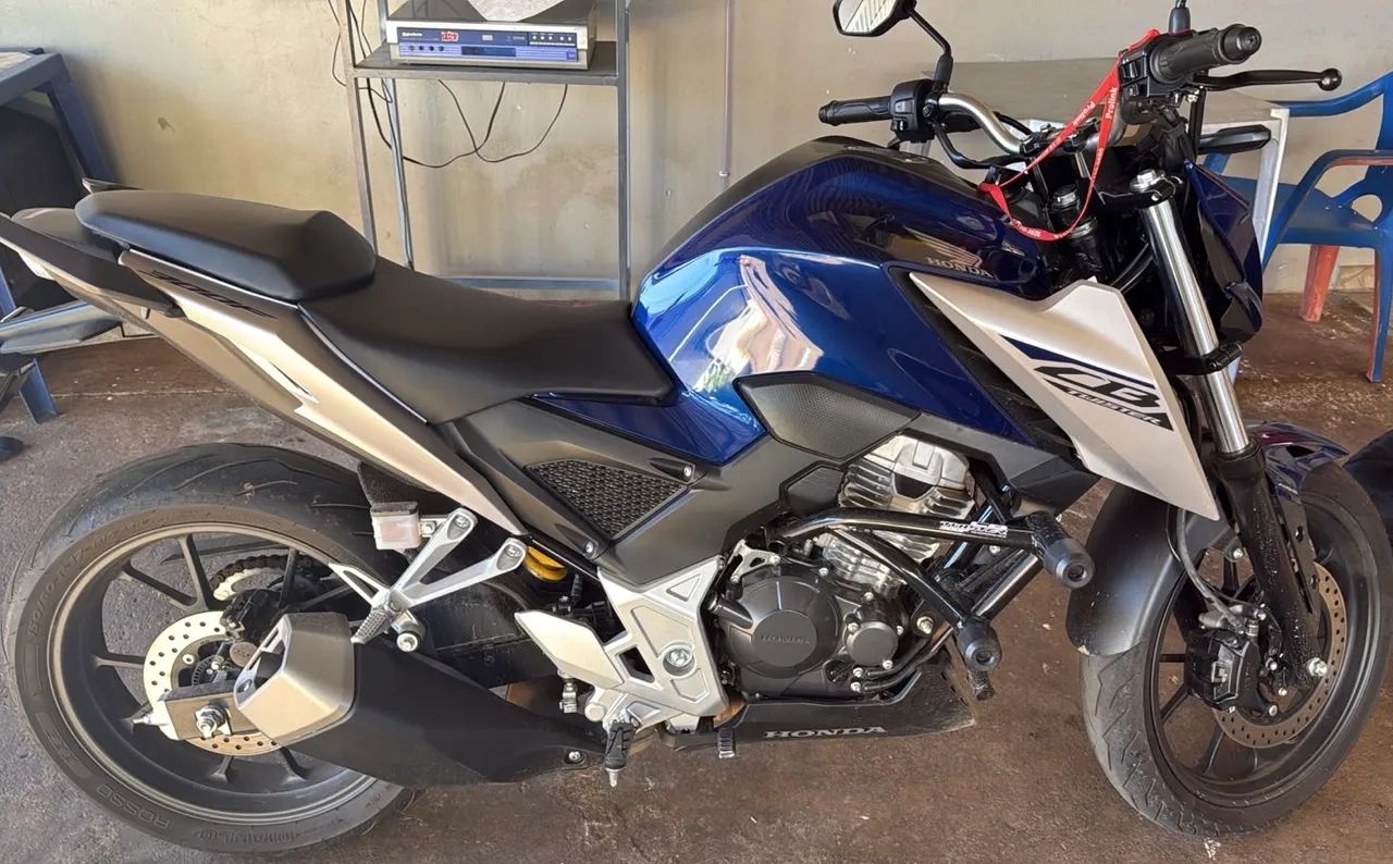 CB 300F Twister  - Foto 4