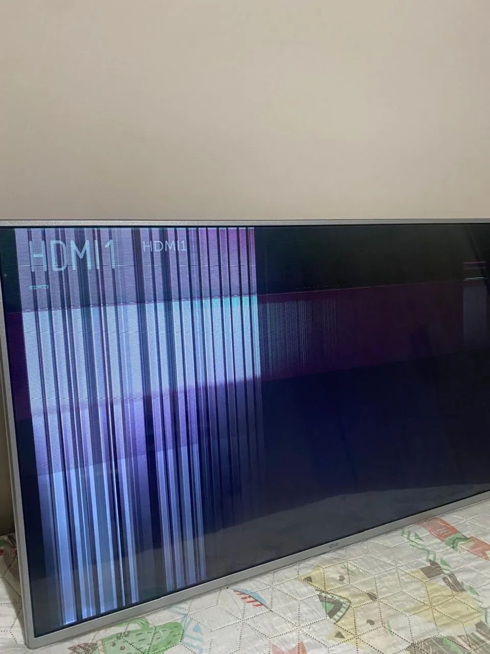 TV LG 44 polegadas ( tela com listras aparecendo) - Foto 2