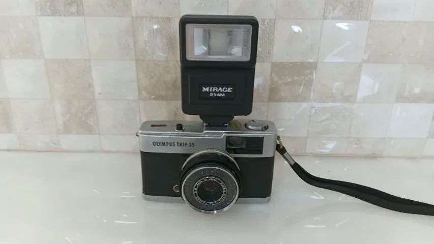 Olympus TRIP 35   *