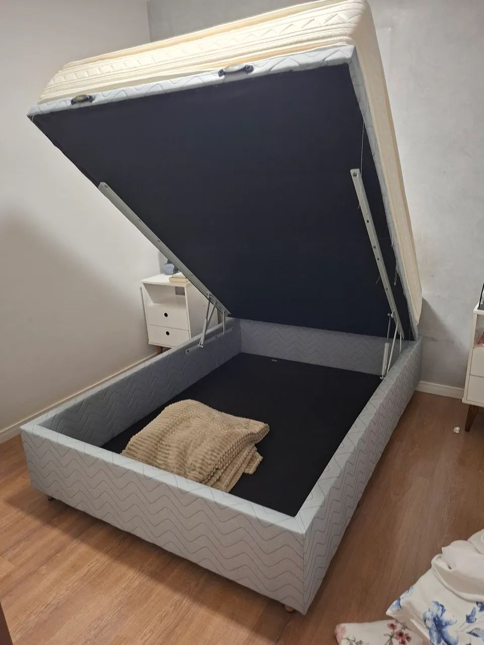 Cama box baú casal em tecido cor cinza - Foto 3