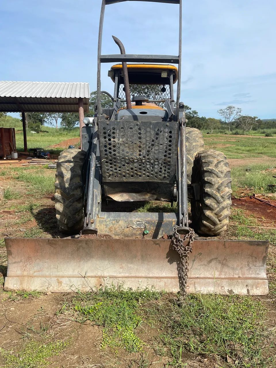 Trator valtra bm110 traçado 2015 Grade e lâmina Tatu  - Foto 5