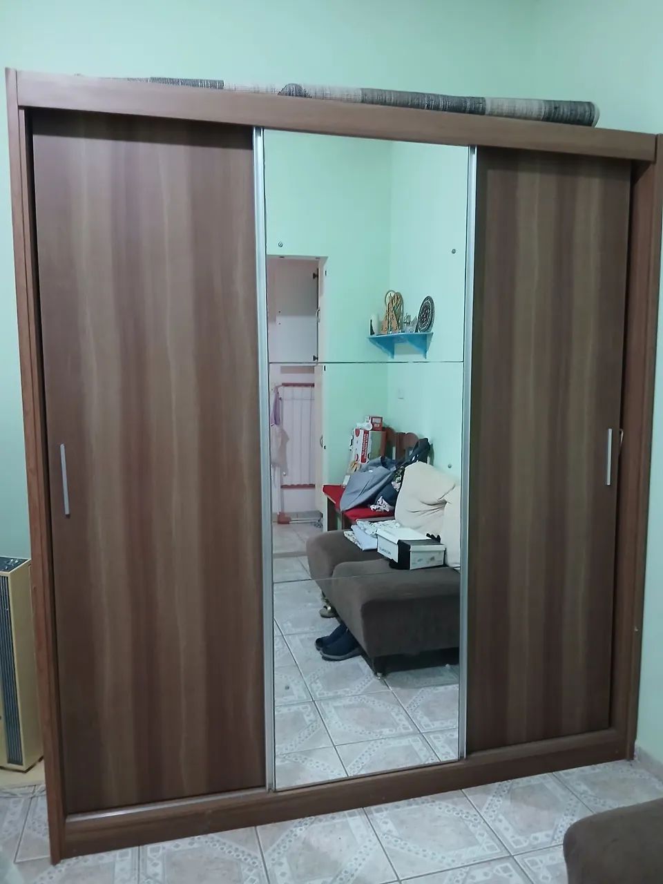 Guarda roupa bom estado 
